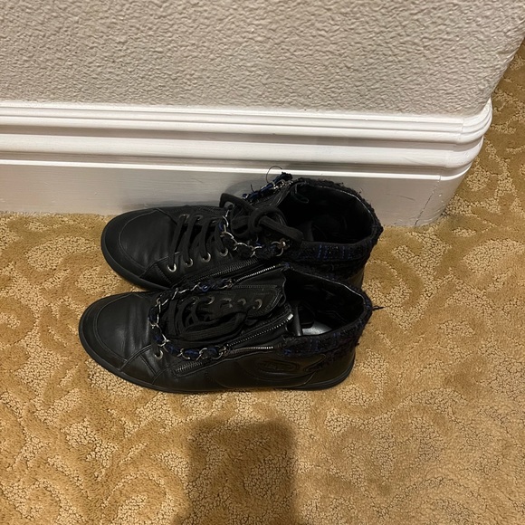 Chanel high top sneaker size 38 1/2. - Picture 2 of 8